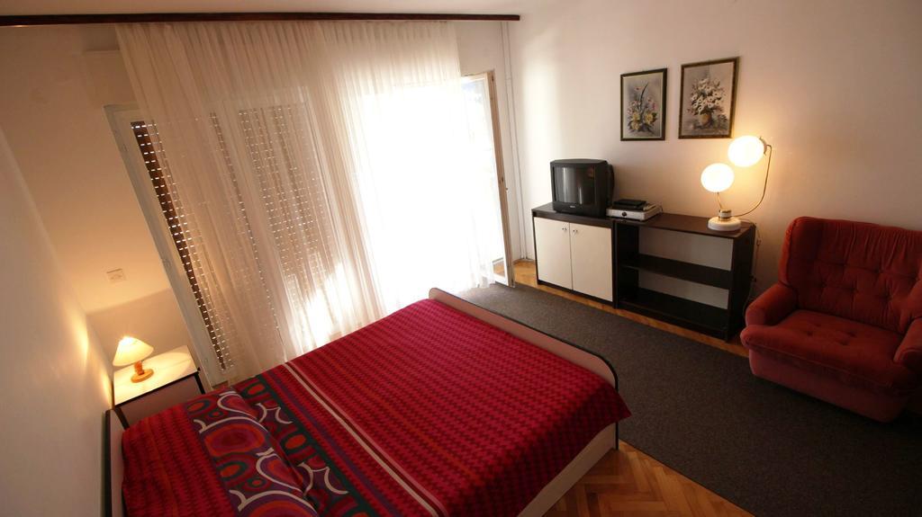 Apartments Ivka Омиш Экстерьер фото