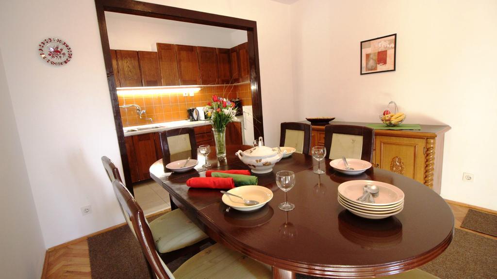 Apartments Ivka Омиш Экстерьер фото